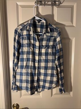 Chaps Blue and White Plaid Long-Sleeve Button-Down Shirt